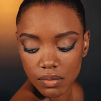 Mesauda Galactic Liquid Eyeshadow 112 Rocket Man 4