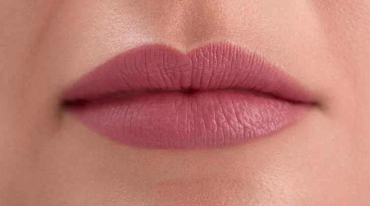 Paese The Kiss Lips Liquid Lipstick 01 Nude Beige 5