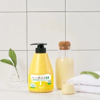 KWAILNARA Banana Milk Body Cleanser 560ml 3
