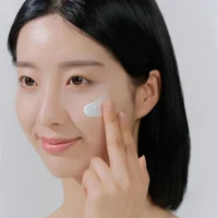 Skin1004 Madagascar Centella Hyalu-Cica Water-Fit Sun Serum 3